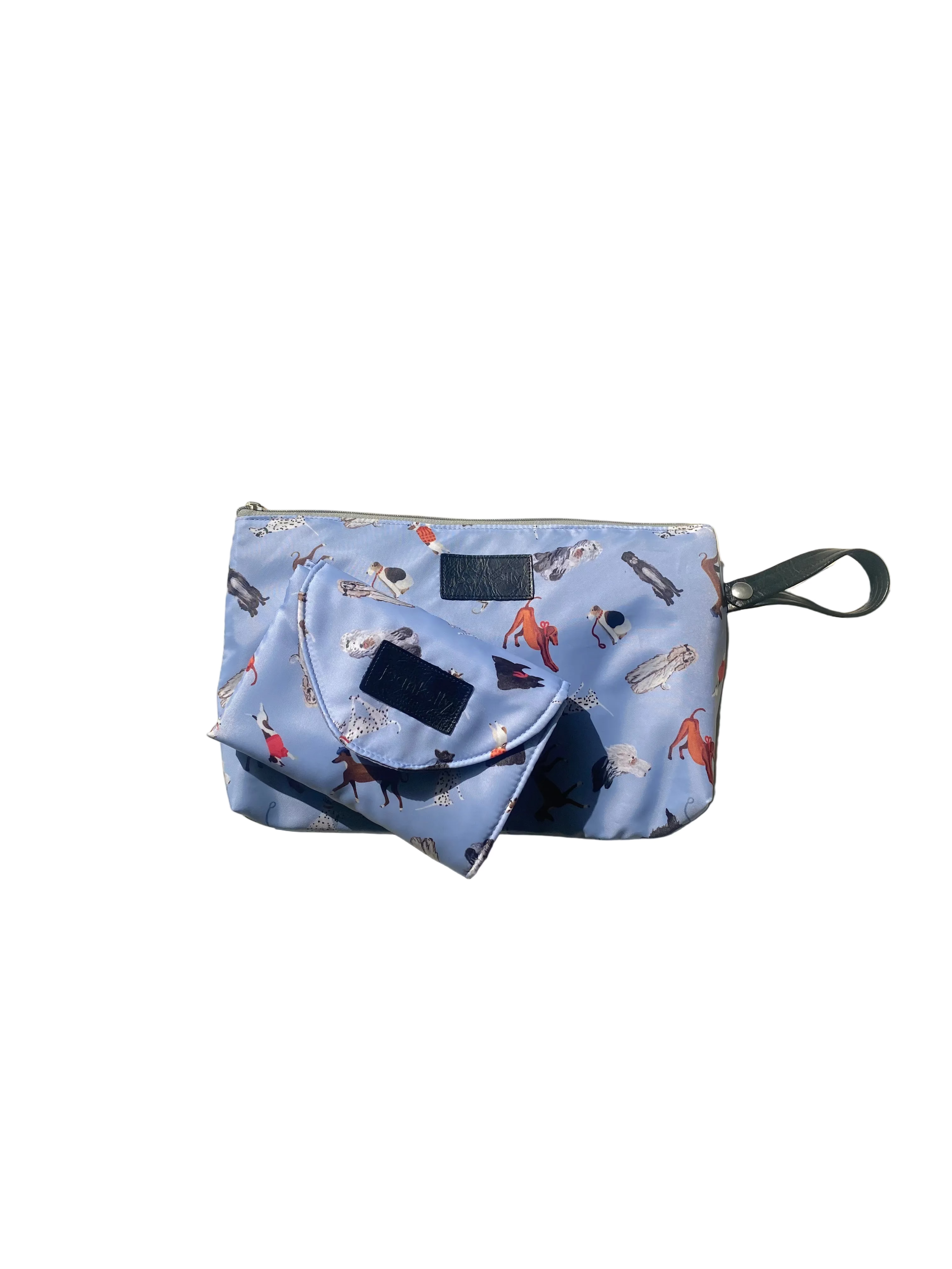 Jeankelly Doggie Changing Pouch With Matching Magnetic Mat + Grab Handle