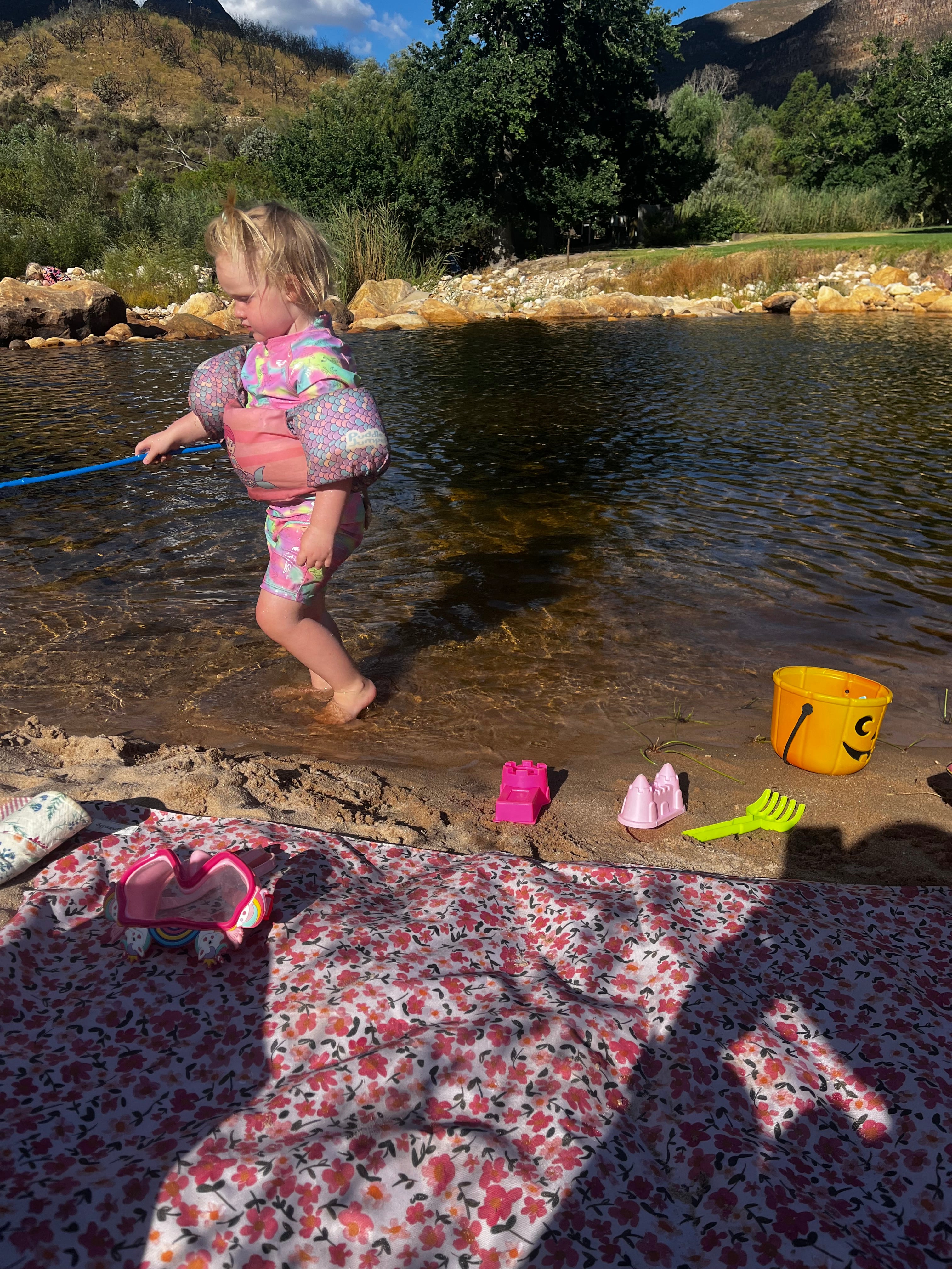 NEW Jeankelly Multi Purpose Mat/Picnic Blanket + Tote Bag