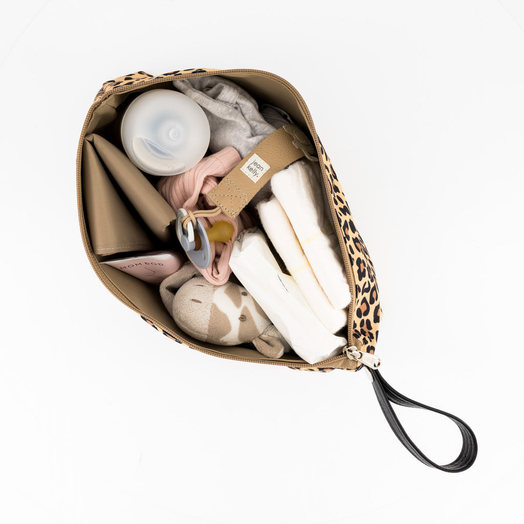 Jeankelly Changing Pouch With Black Handle - Leopard Print