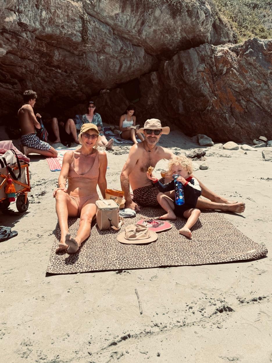 NEW Jeankelly Multi Purpose Mat/Picnic Blanket + Tote Bag